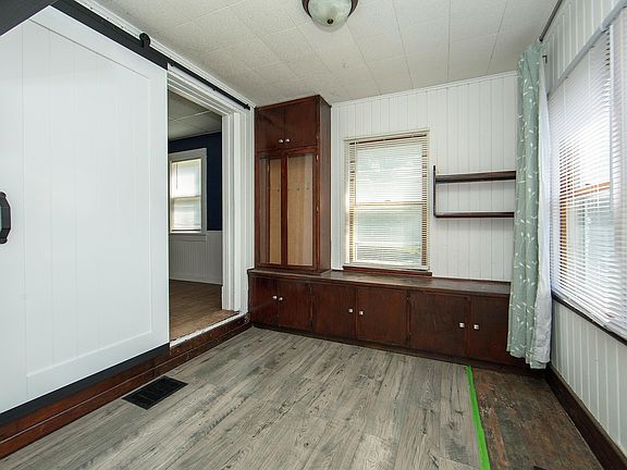 8th image of 103 Summit Ave