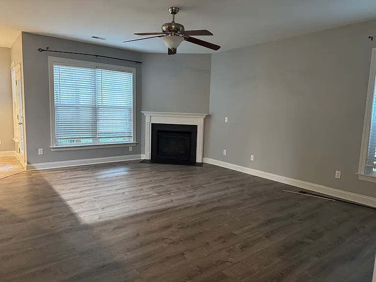 3008 Scottcrest Way — Photo 4