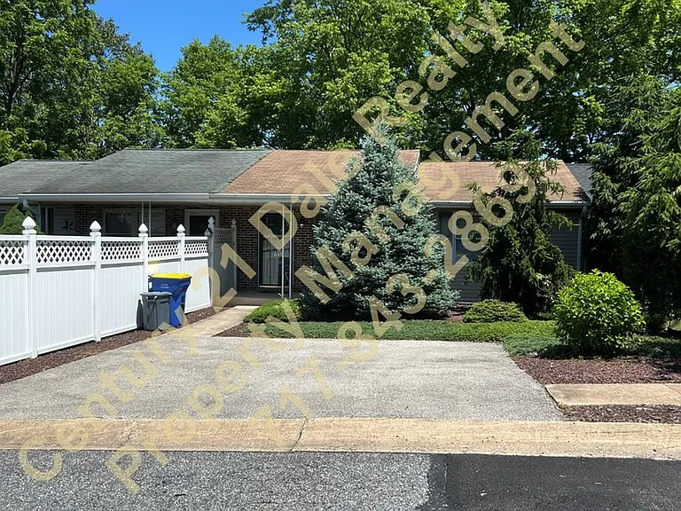 3812 Fox Chase Dr — Photo 1