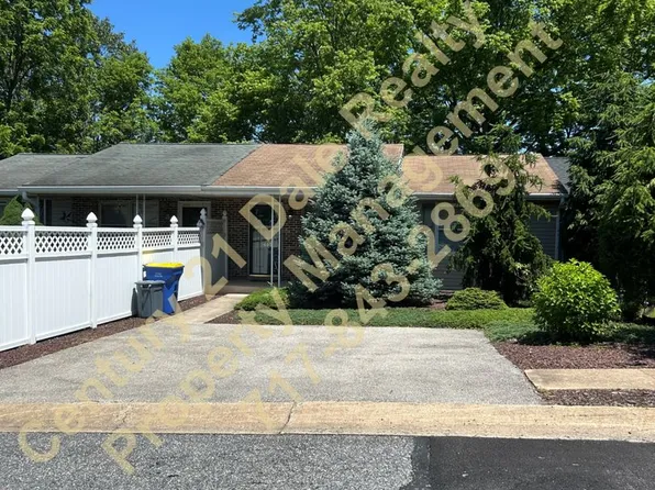 3812 Fox Chase Dr, Dover, PA 17315