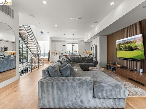 6503 N Contour Ln, North Hollywood, CA 91606