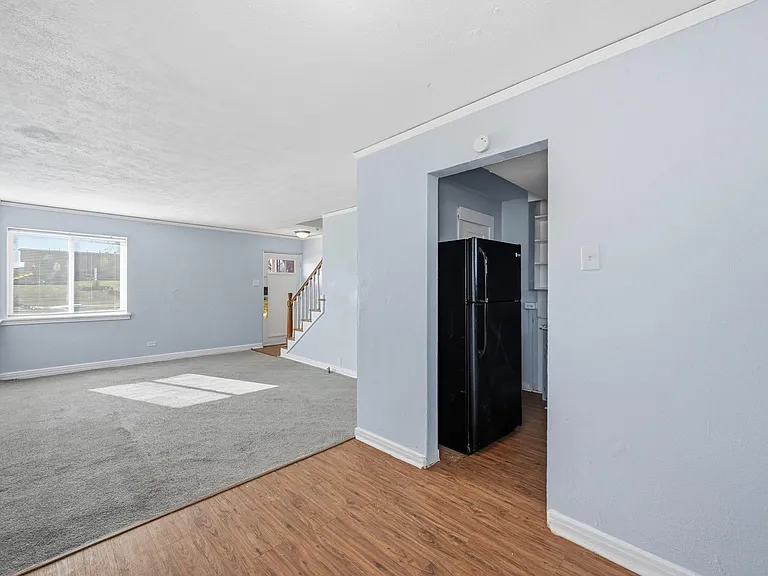 305 W Morton St — Photo 7