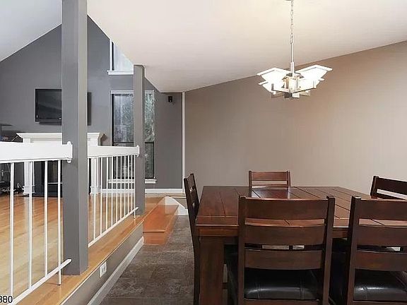 5th image of 21 Bloomingdale Dr #2B-2122