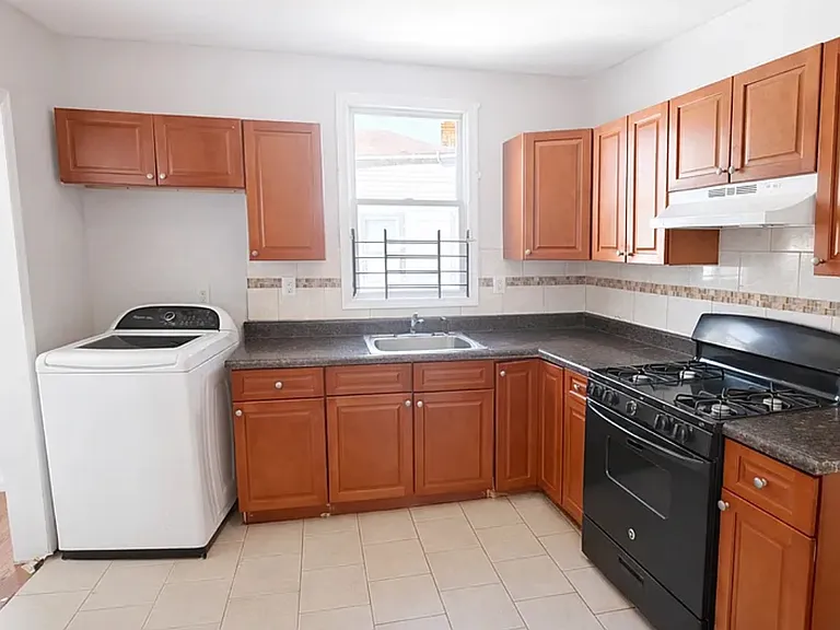85 Littleton Ave #202 — Photo 3