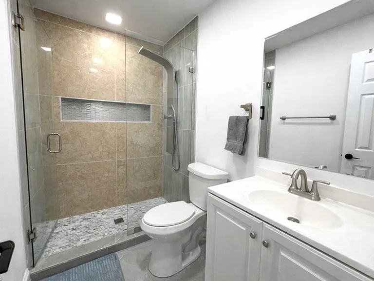 3767 Golden Gate Blvd E — Photo 8