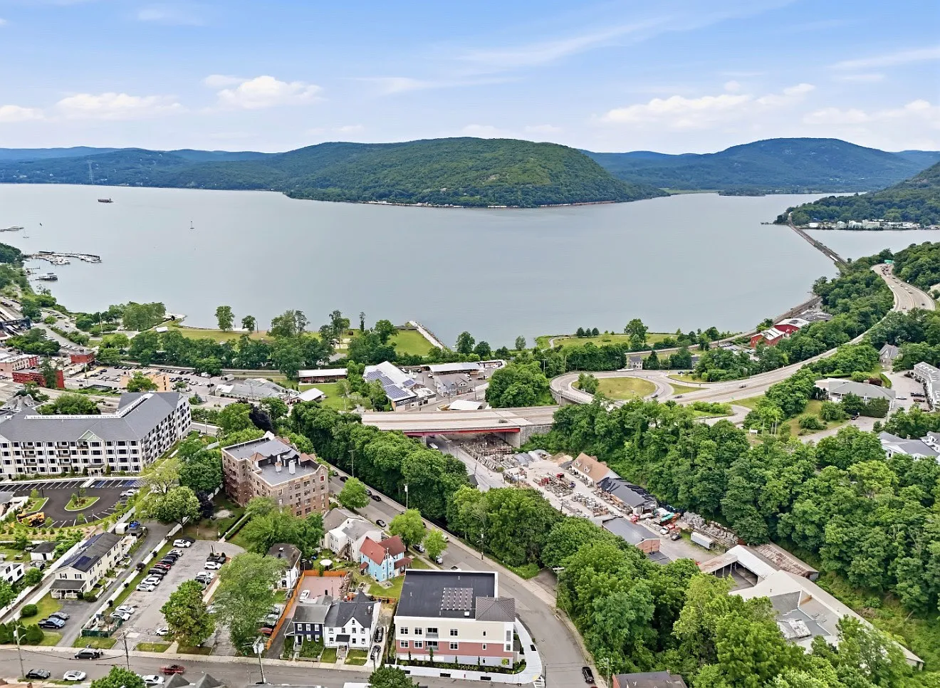 2 bed, 2100 sqft, $3,300 — Photo 3