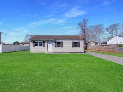 818 Meade Avenue, Bellport, NY, 11713