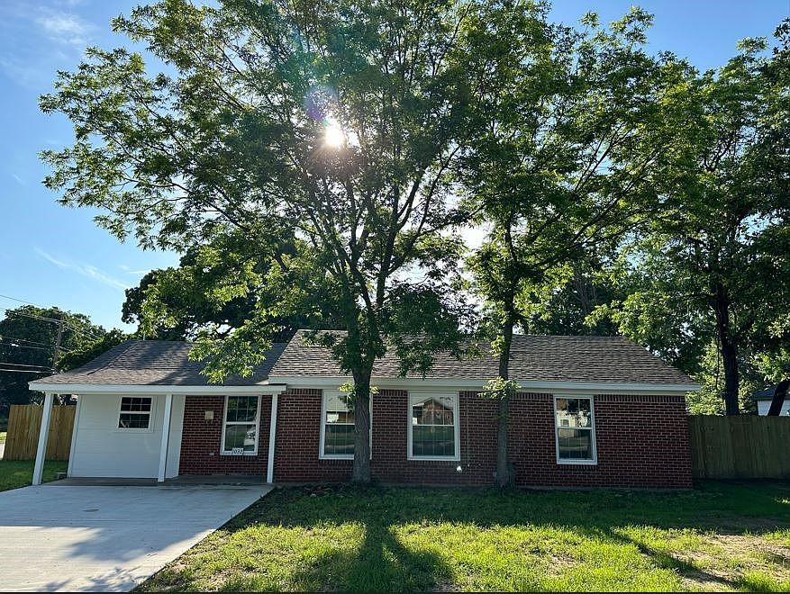 1st image of 1032 Lydick Ln