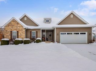 54843 Springfield Trace Dr, Osceola, IN 46561