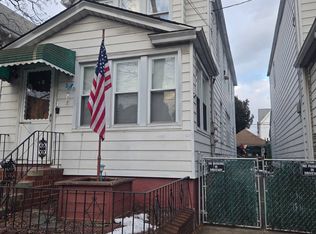 10457 116th St, South Richmond Hill, NY 11419
