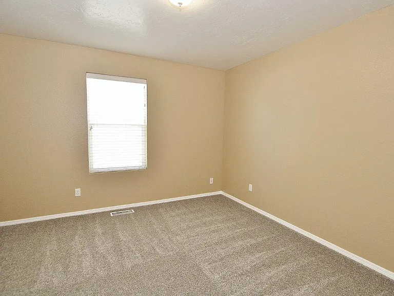 10016 W Littlewood St — Photo 14