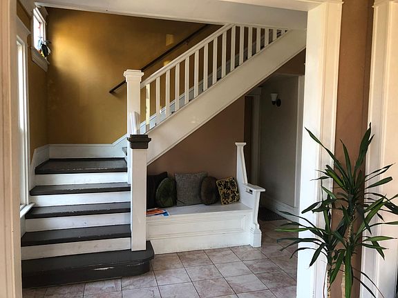 Front unit stairs