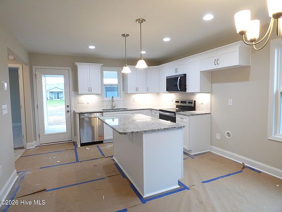 5th image of 248 Rae Street