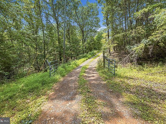 2nd image of 464 Belle Hollow Estates Rd