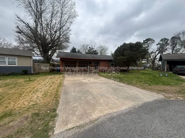 717 NW 6th St, Rogers, AR 72712
