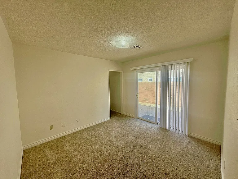 1316 Iris Ave — Photo 4