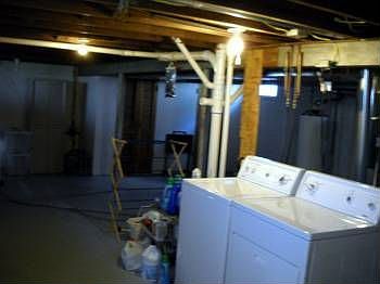 5th image of 418 Parkovash Ave