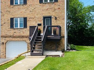 4944 Florence Ave, Downers Grove, IL 60515