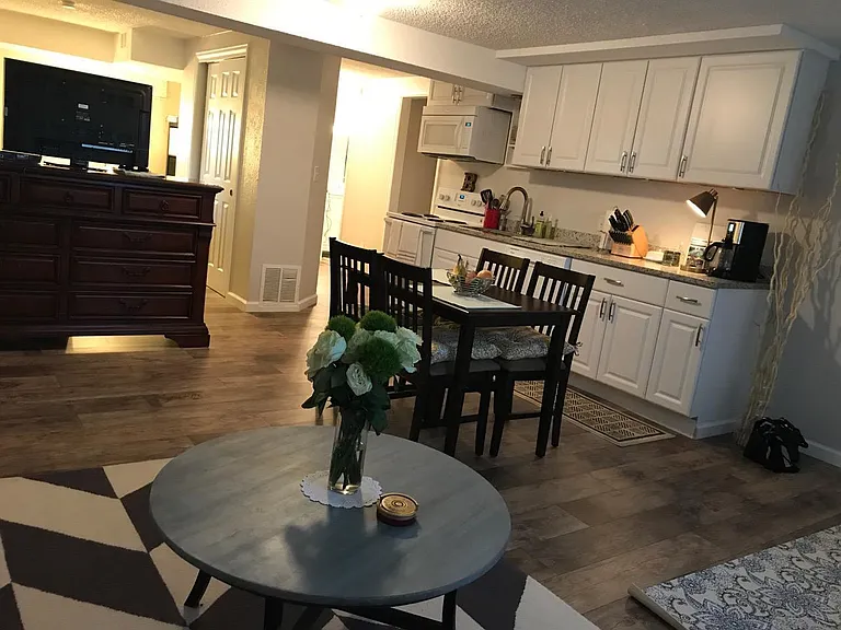 1393 S Foothill Dr #STUDIO — Photo 5