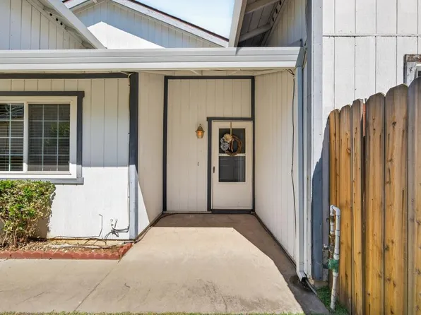 9353 Aizenberg Cir, Elk Grove, CA 95624