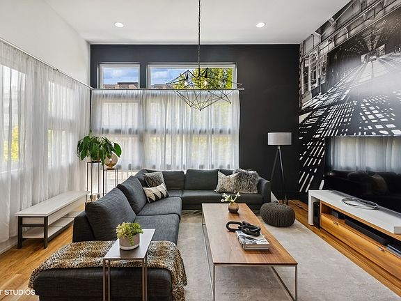 4th image of 1841 W Race Ave