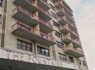 1000 Clove Rd, Staten Island, NY 10301