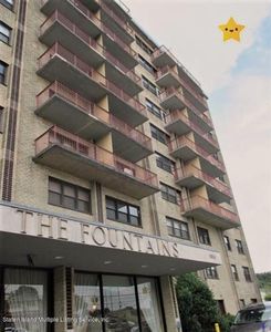 1000 Clove Rd, Staten Island, NY, 10301