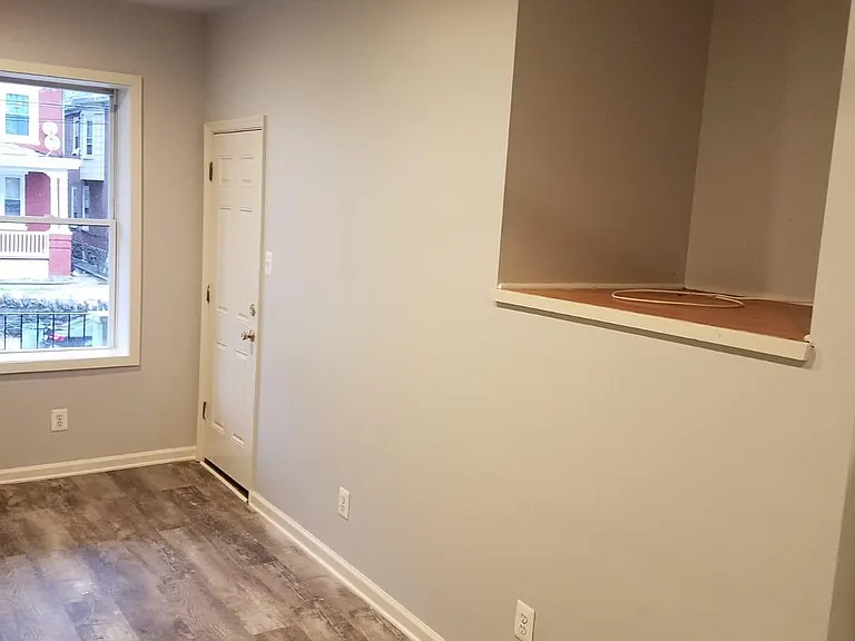 4914 Knox St #2 — Photo 9