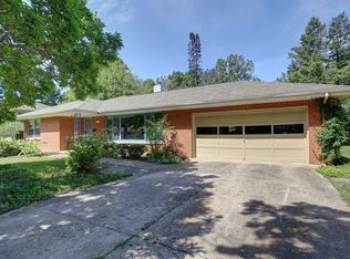 2111 Boudreau Dr, Urbana, IL