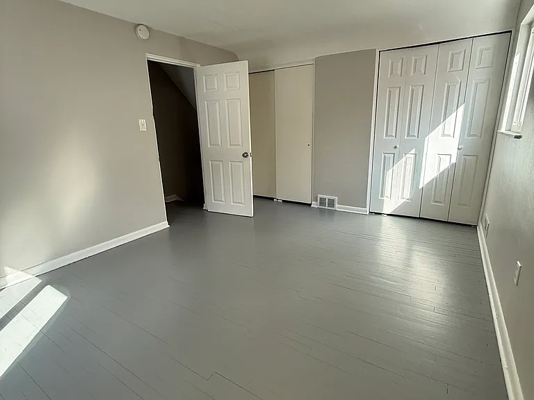 450 Dawes St — Photo 2