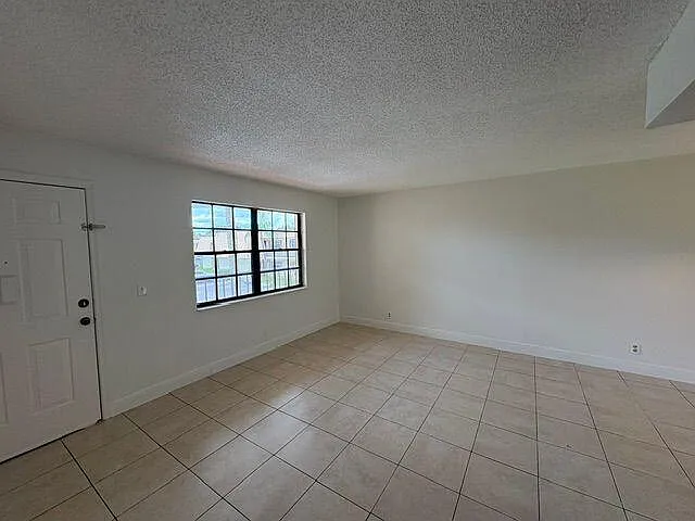 2 bed, 2.0 bath, 883 sqft, $1,900 — Photo 3