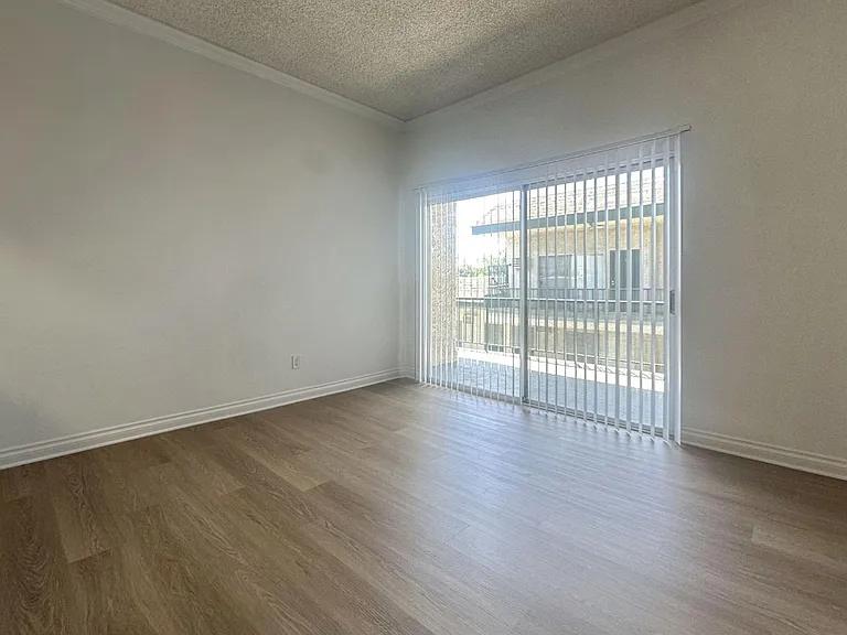 Saticoy Apartments...Nice comfortable living...Near Pierce College! CALL NOW! — Photo 5