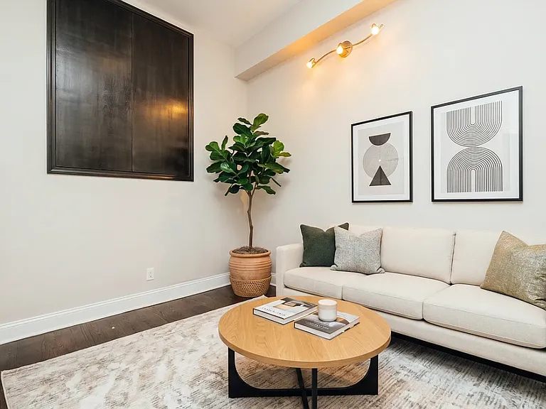 471 Keap St #2L — Photo 3