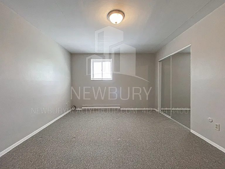 Poplar Apartments — Photo 17