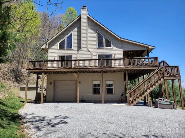 390 Peacock Ln, Burnsville, NC 28714