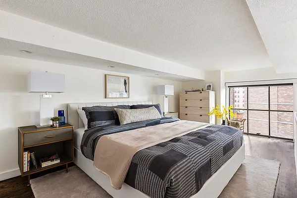 Bedroom, photo 1