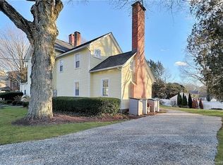 635 Stratfield Rd, Fairfield, CT 06825