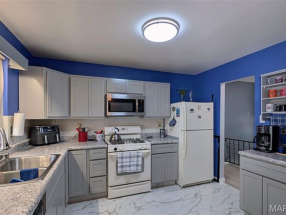 2nd image of 2549 Plymouth Dr