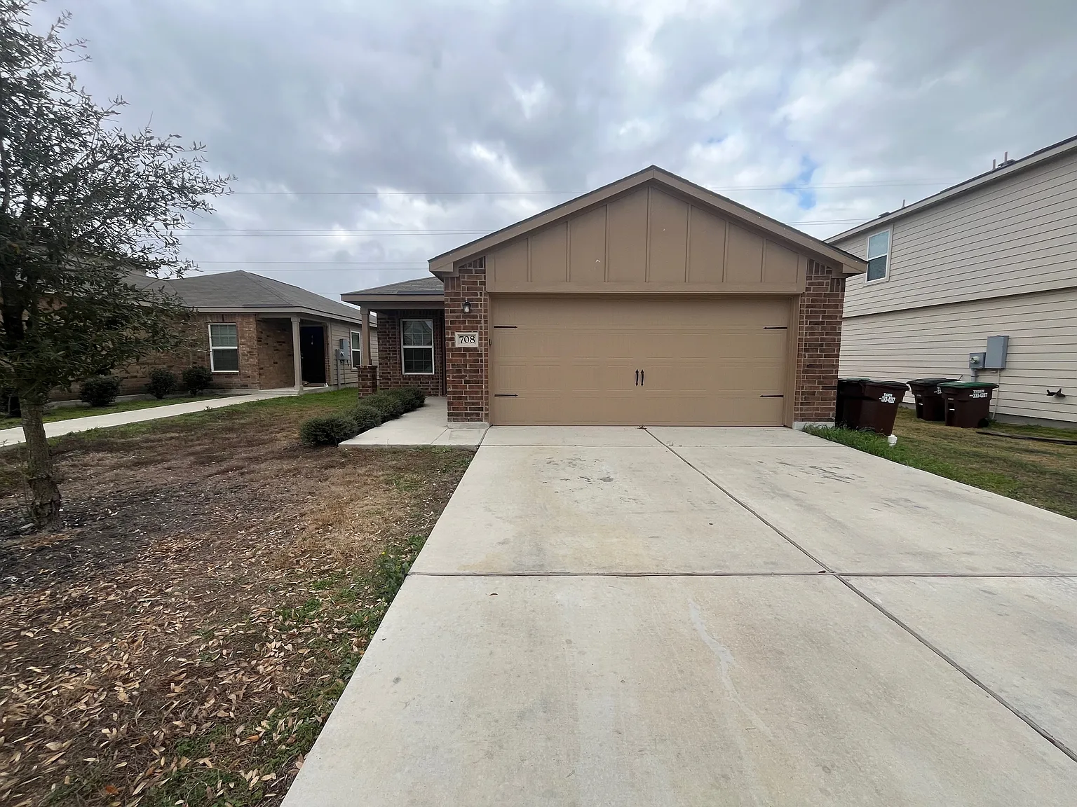 Shoal Creek 708 -- Stefani - 1 — Photo 2