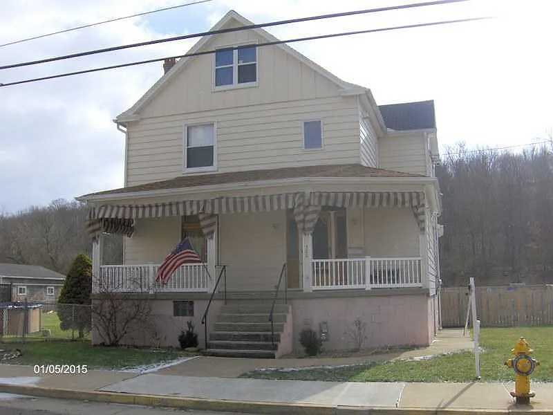 300 E Barr St photo 1
