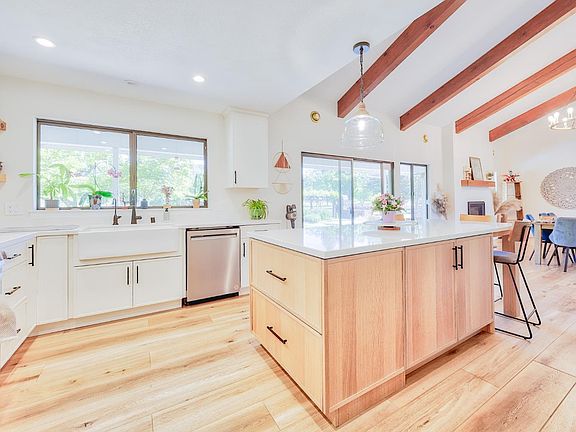 2nd image of 6282 Melita Road