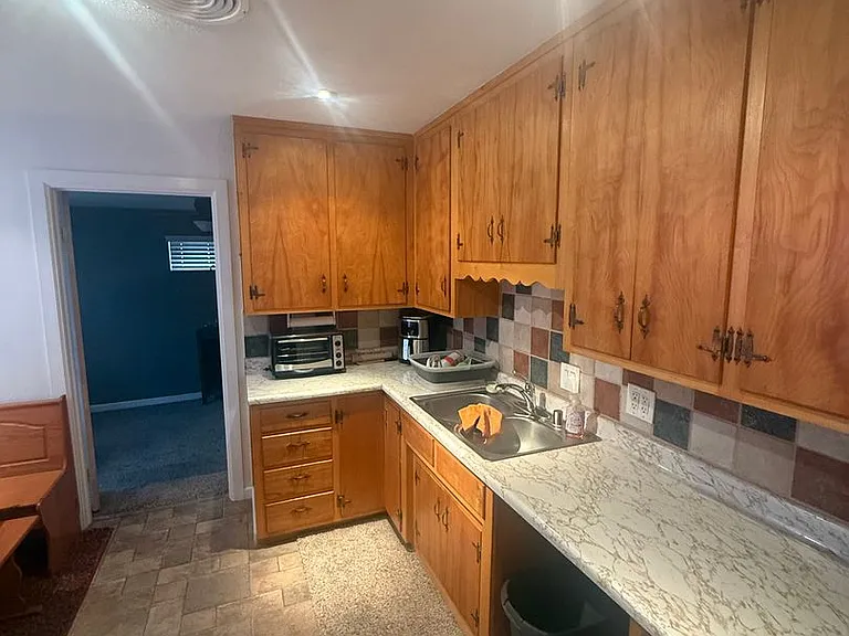 200 E Elizabeth St — Photo 11