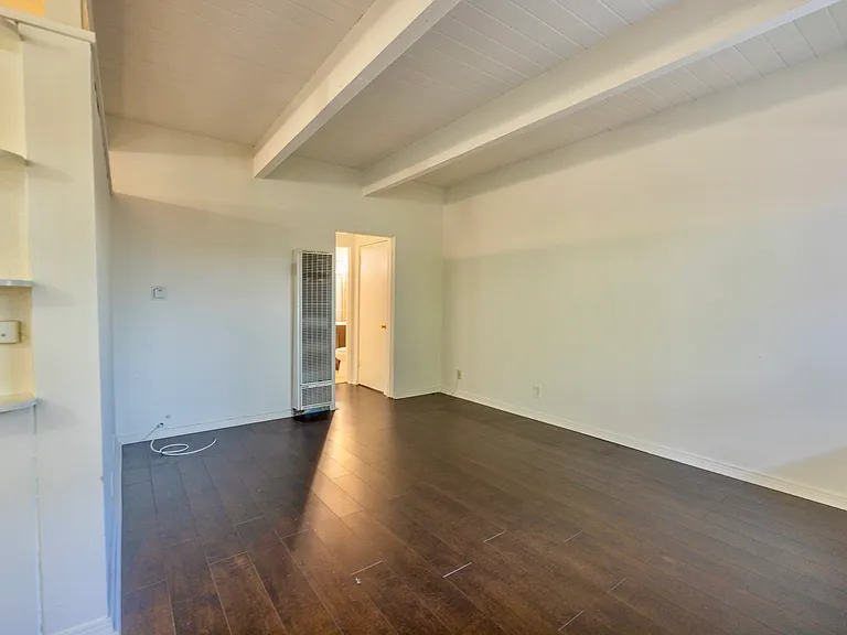 451 S Oakhurst Dr #3 — Photo 3