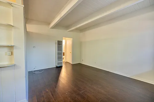 451 S Oakhurst Dr #3 Photo 1
