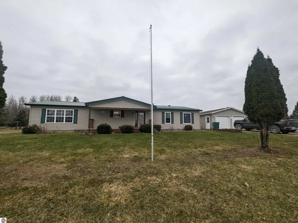 6250 Ellison Rd, Sterling, MI 48659