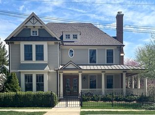 417 S Grove Ave, Barrington, IL 60010