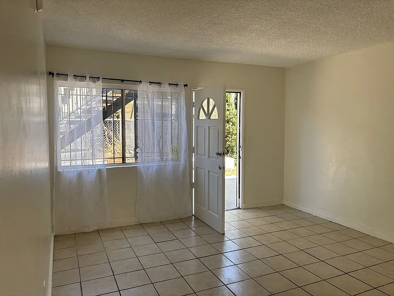 1406 Exposition Blvd — Photo 9