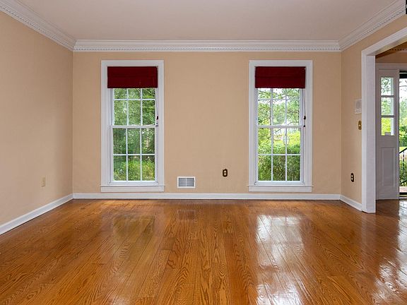 4th image of 26 Eastbranch Ct