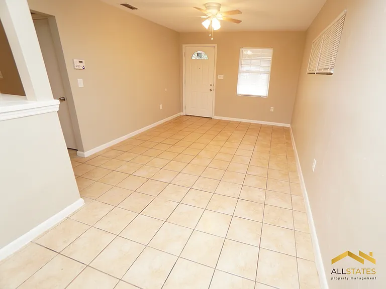 2808 Southwood Dr — Photo 5