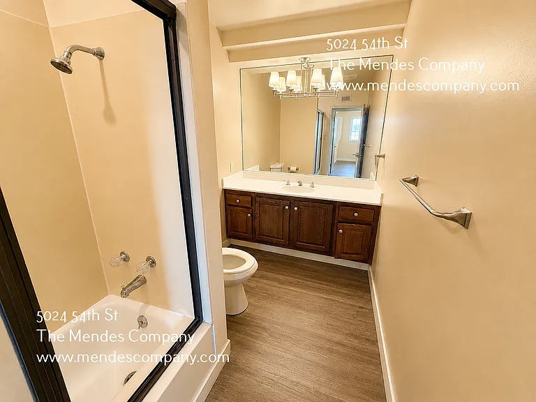 College Rental on 54th St. — Photo 10